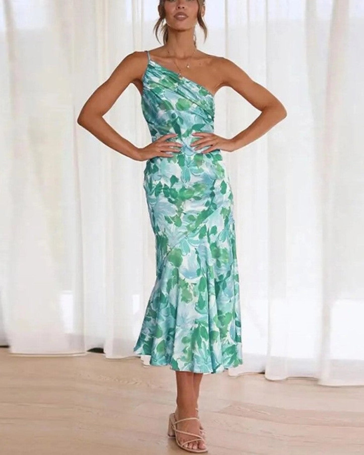 Sienna - Asymmetrisches Maxikleid mit floralem Muster für Damen