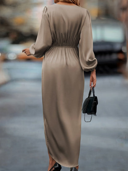 Stilvolles Kleid mit geraffter Taille, Wickel-Design, Überlappungsausschnitt und langen Ärmeln für Damen | Ideal für den Sommer